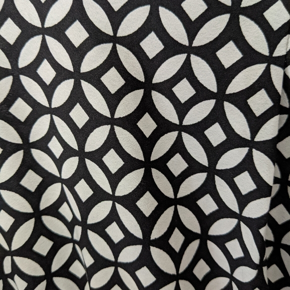 Speed Control Black and White Geometric Dress Med - Picture 3 of 10